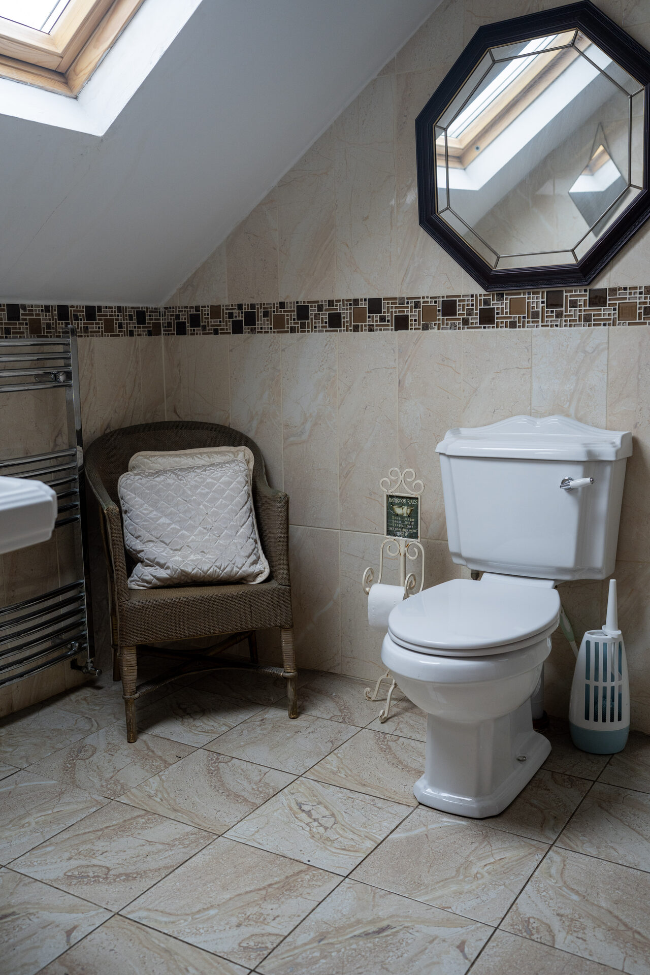 En-suite bathroom 2